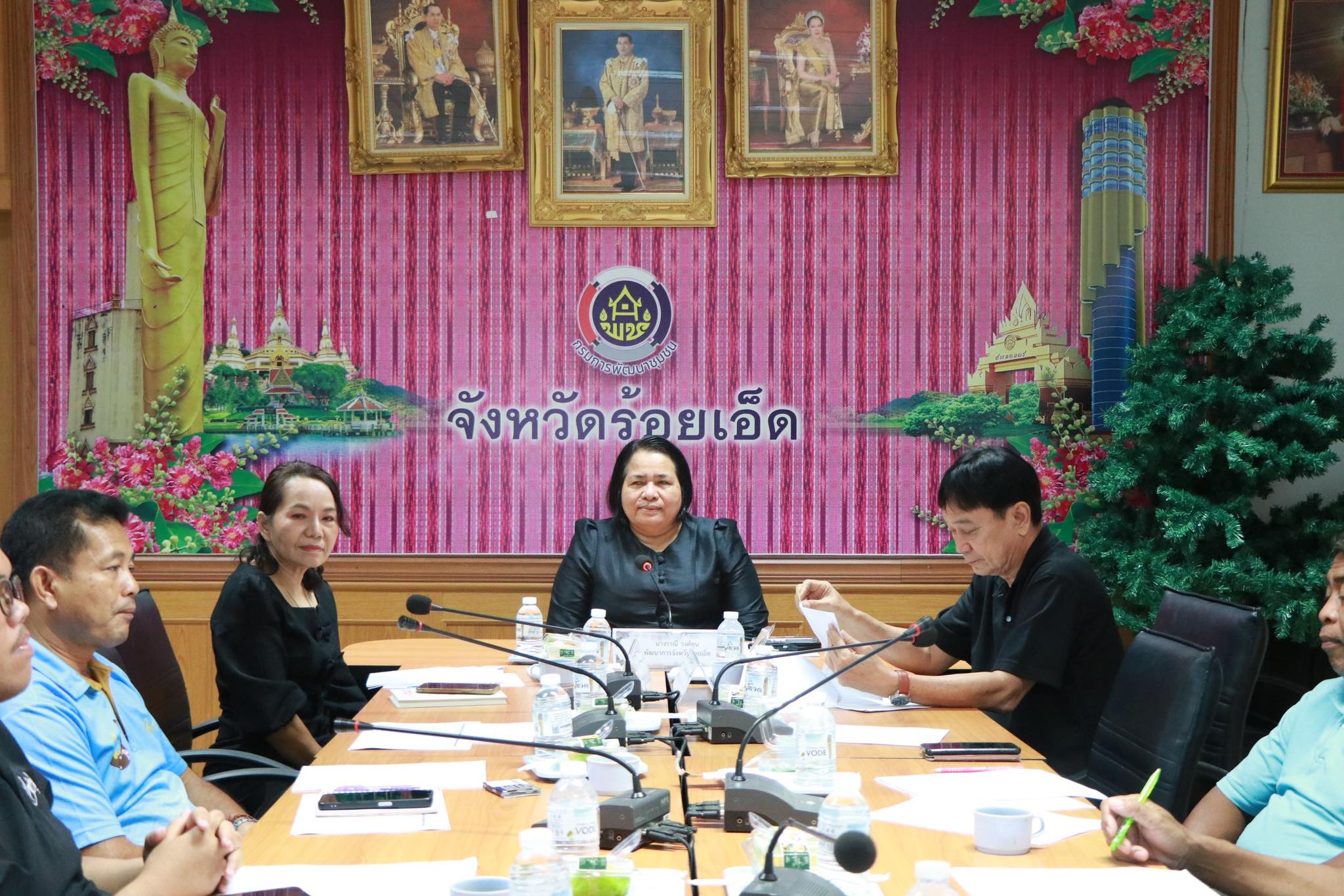  สพอ.พนมไพร : ประธานเครือข่ายกองทุนแม่ของแผ่นดินอำเภอ เข้าร่วมประชุมระดับจังหวัด กำหนดแผนปฏิบัติการแก้ไขปัญหายาเสพติด